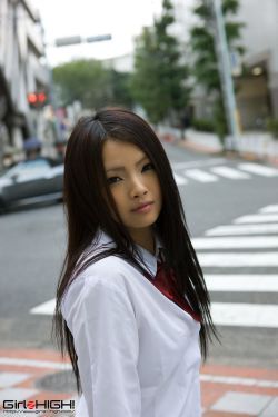 《女员工的付出》中字