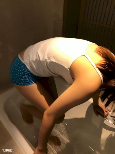 何晟铭袁姗姗吻戏